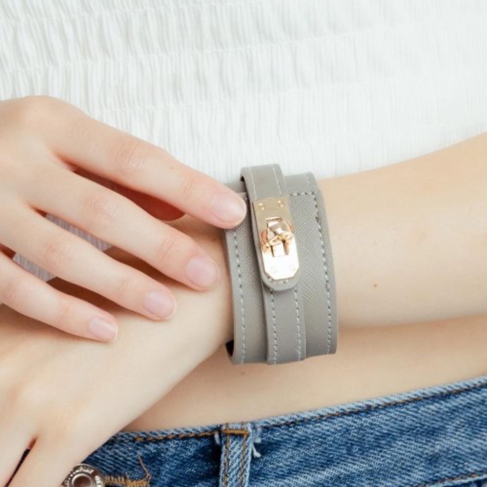New Liv Oliver 18k Gold Plated Gray Leather Lock Bracelet
